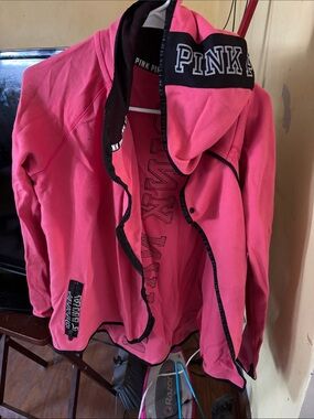 PINK Victoria's Secret Bright Pink Hooded Puffer Jacket